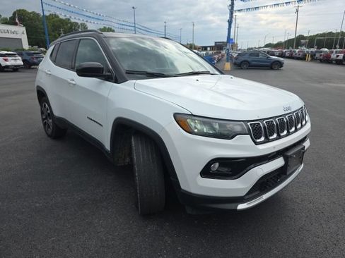 Used 2024 Jeep Compass Limited AWD/4WD image 3