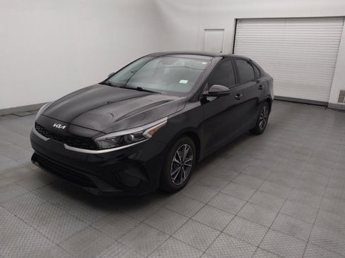 Used 2024 Kia Forte LXS w/ LXS Technology Package FWD image 2