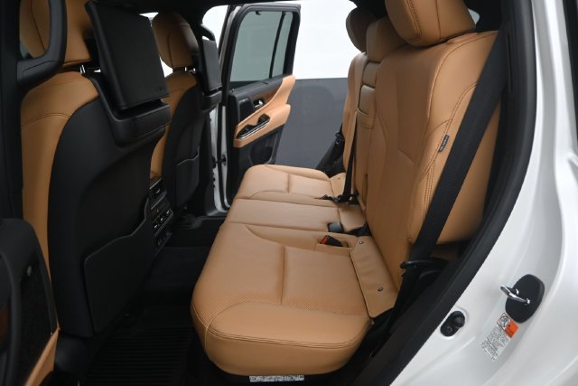 Used 2024 Lexus LX 600 4WD w/ Appearance Package image 12