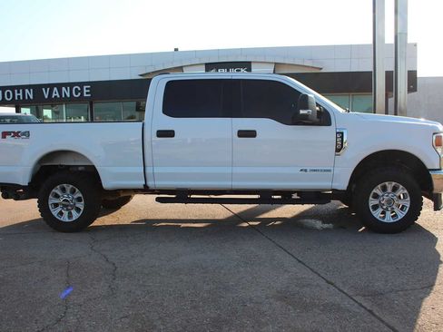 Used 2021 Ford F250 XLT w/ FX4 Off-Road Package AWD/4WD image 15