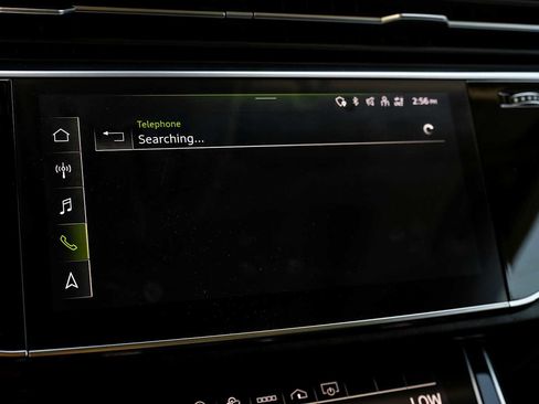 Used 2022 Audi Q8 Premium image 32