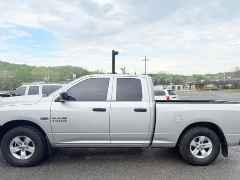 Used 2017 RAM 1500 ST w/ SXT Appearance Group AWD/4WD image 3