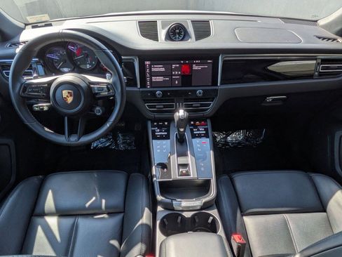 Certified 2024 Porsche Macan image 22