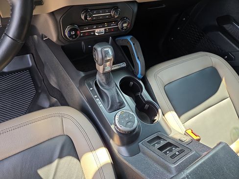 Used 2024 Ford Bronco Wildtrak AWD/4WD image 25