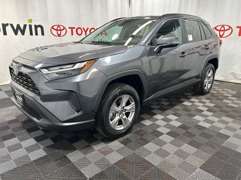 Used 2025 Toyota RAV4 XLE image 3