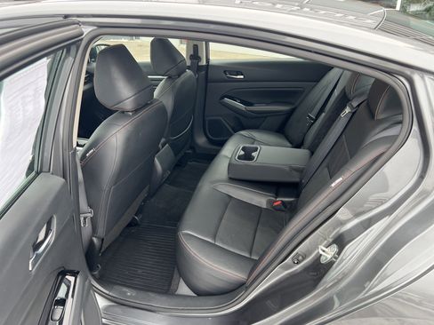 Used 2023 Nissan Altima 2.5 SR w/ SR Premium Package image 7