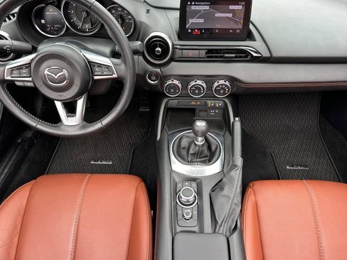 Used 2022 MAZDA MX-5 Miata Grand Touring w/ Weather Package image 13