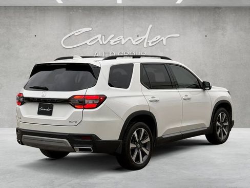 Used 2024 Honda Pilot Elite image 16