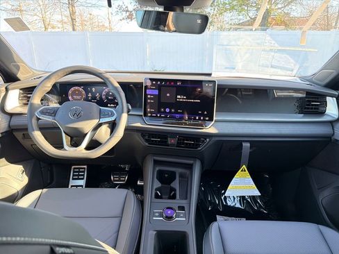 New 2026 Volkswagen Tiguan SE R-Line image 13