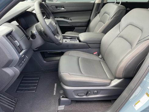 New 2026 Nissan Pathfinder SL FWD image 20