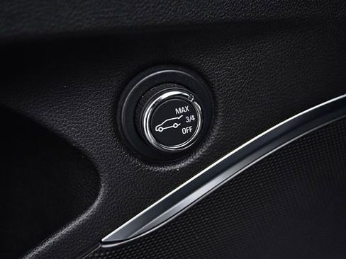 Used 2024 Buick Enclave Premium image 9