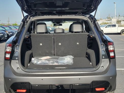 New 2026 Nissan Kicks SR FWD image 15
