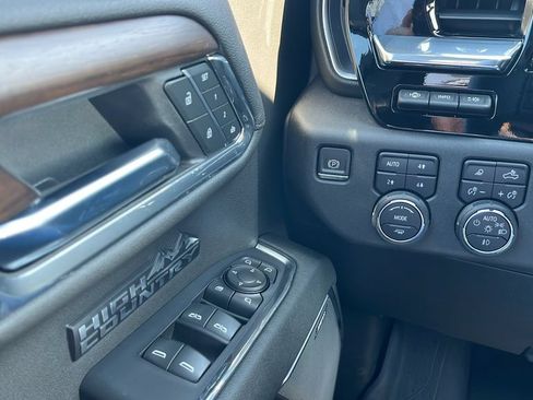 Used 2024 Chevrolet Silverado 1500 High Country AWD/4WD image 18