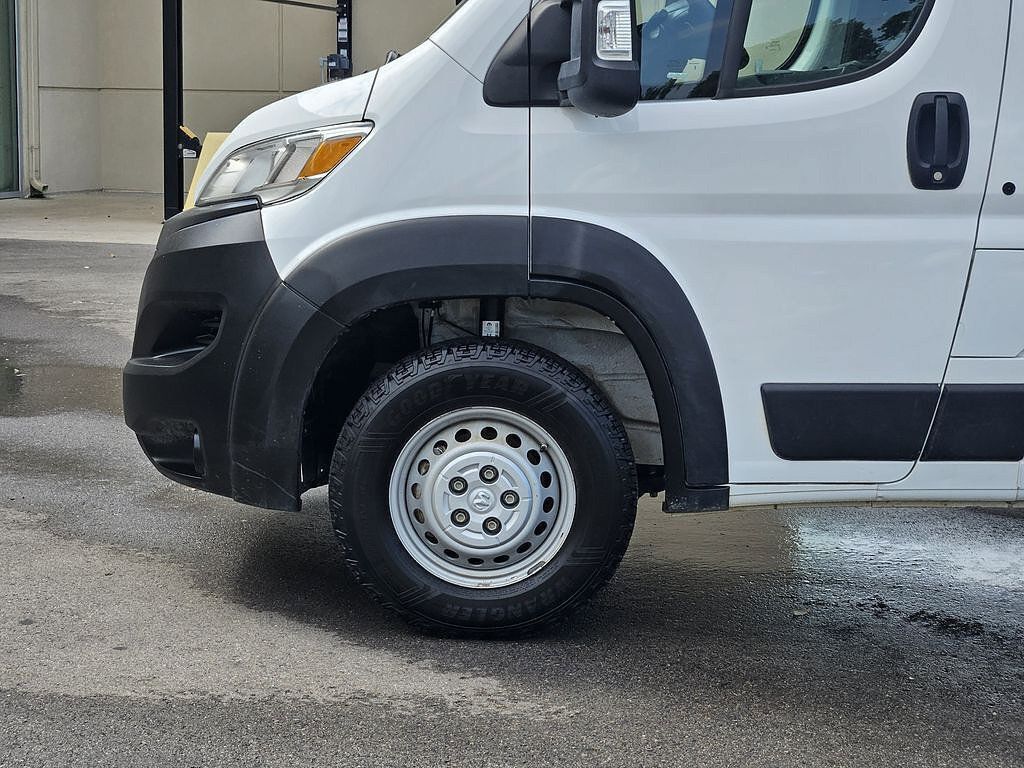 Used 2024 RAM ProMaster 2500 w/ Convenience Group FWD image 6