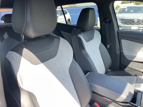Certified 2023 Volkswagen ID.4 Pro RWD image 28
