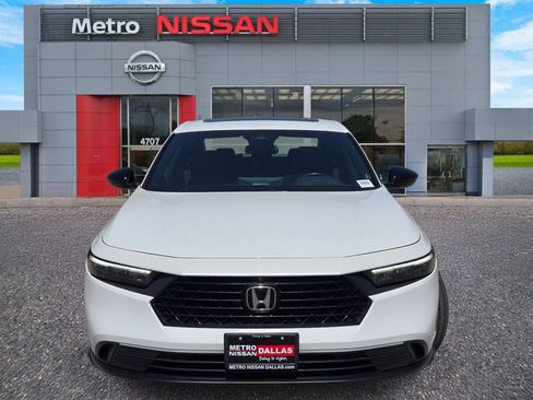 Used 2023 Honda Accord Sport image 2