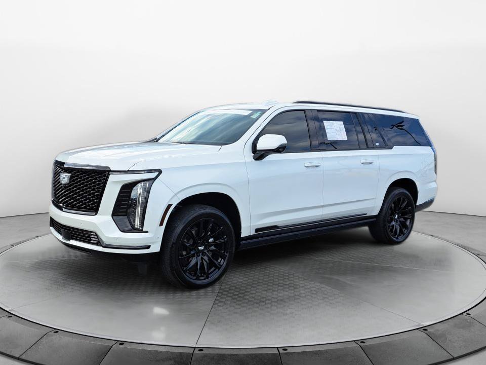 Used 2025 Cadillac Escalade ESV Sport Platinum AWD/4WD image 3