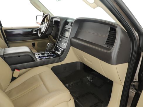 Used 2015 Lincoln Navigator 2WD w/ Equipment Group 101A Reserve image 16