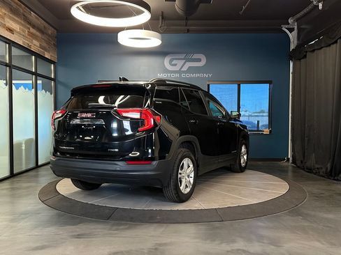 Used 2022 GMC Terrain SLE w/ Driver Convenience Package AWD/4WD image 3