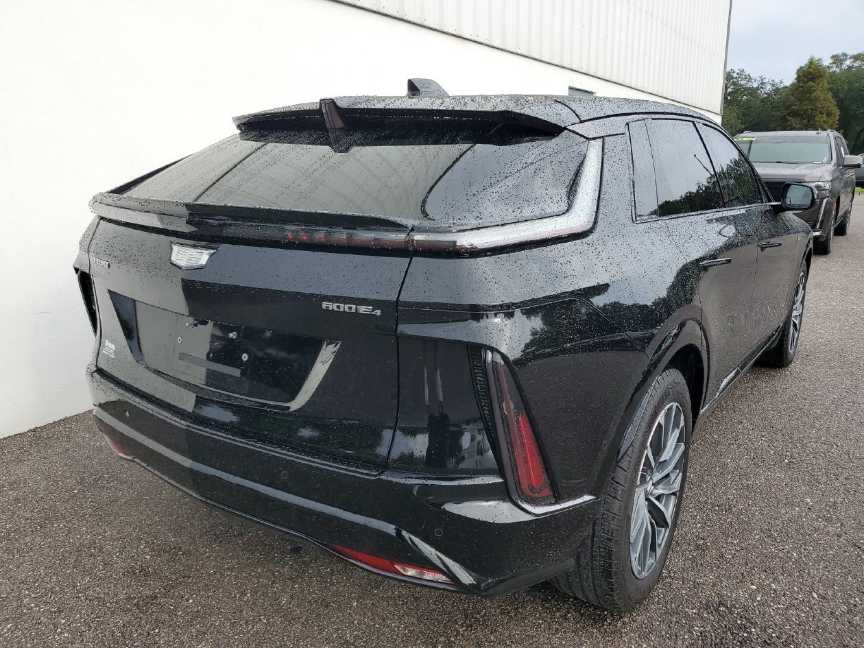 Used 2024 Cadillac Lyriq Sport w/ LPO, Floor Liner Package AWD/4WD image 4