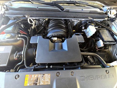 Used 2017 Chevrolet Tahoe LT image 32