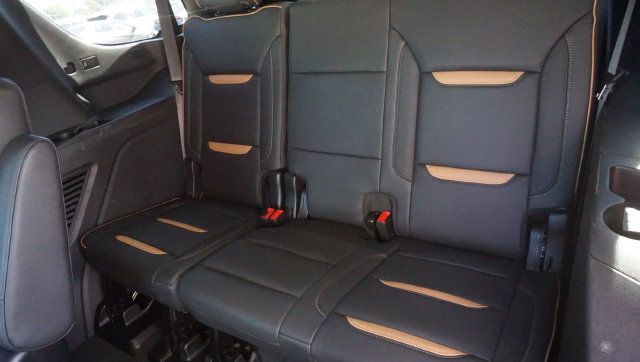 Used 2024 GMC Yukon AT4 w/ Technology Package AWD/4WD image 31