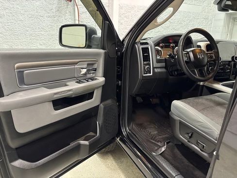 Used 2017 RAM 1500 Big Horn AWD/4WD image 15