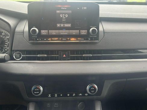 Used 2024 Mitsubishi Outlander ES AWD/4WD image 14