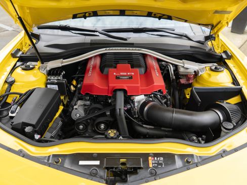 Used 2015 Chevrolet Camaro ZL1 image 38