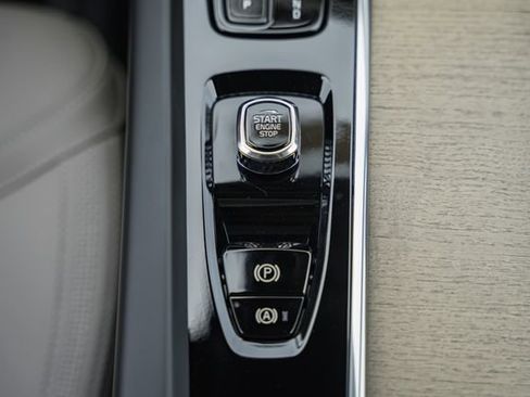New 2026 Volvo XC60 B5 Plus w/ Protection Package Premier AWD/4WD image 27