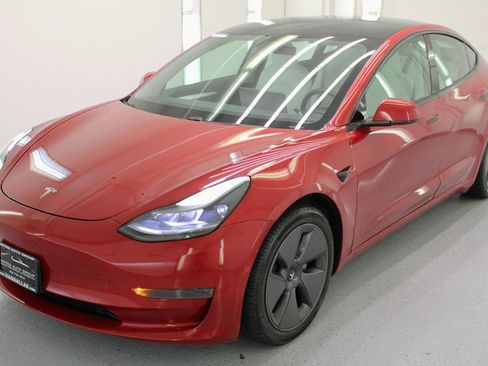 Used 2021 Tesla Model 3 Standard Range Plus RWD image 4