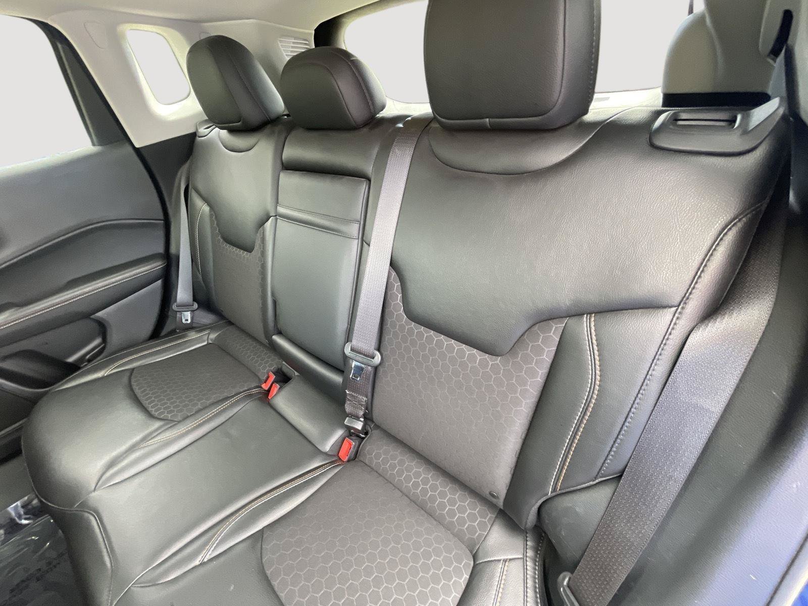 Used 2018 Jeep Compass Latitude w/ Safe & Security Group AWD/4WD image 4