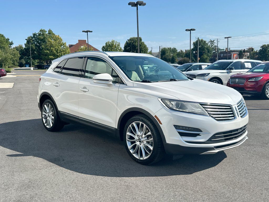 Used 2017 Lincoln MKC Reserve FWD image 2