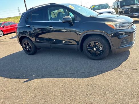 Used 2019 Chevrolet Trax LT w/ LT Convenience Package FWD image 8