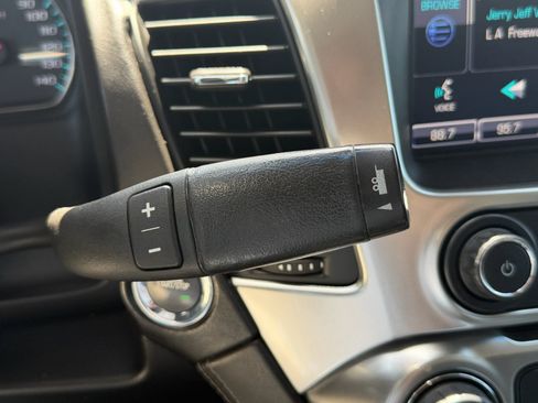 Used 2015 Chevrolet Suburban LTZ RWD image 26