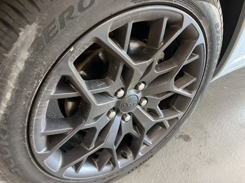 Used 2023 Jeep Grand Cherokee L Summit AWD/4WD image 8