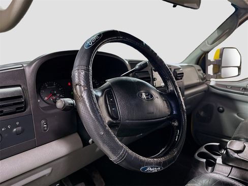 Used 2005 Ford F250 Lariat image 10