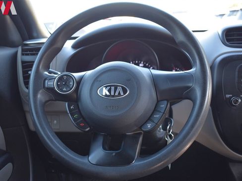Used 2014 Kia Soul FWD image 14