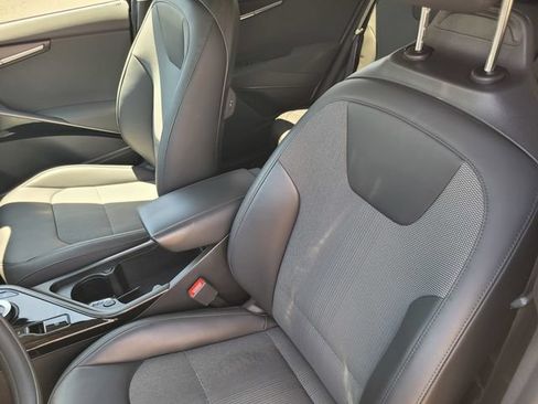 Used 2023 Kia Niro EX FWD image 11
