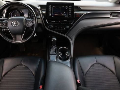 Used 2022 Toyota Camry SE FWD image 2