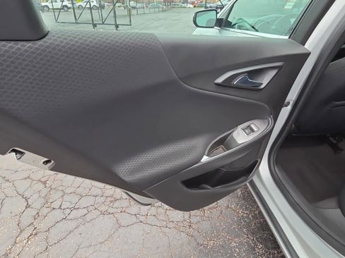 Used 2016 Chevrolet Malibu LT FWD image 11