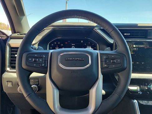 Used 2025 GMC Sierra 1500 Denali AWD/4WD image 14