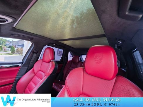Used 2017 Porsche Cayenne GTS AWD/4WD image 15