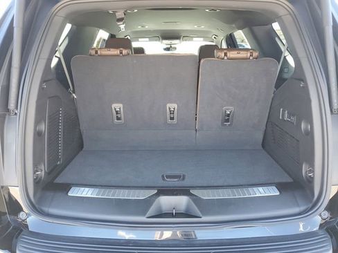 Used 2025 Chevrolet Tahoe High Country AWD/4WD image 7