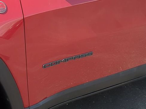 Used 2025 Jeep Compass Trailhawk AWD/4WD image 12