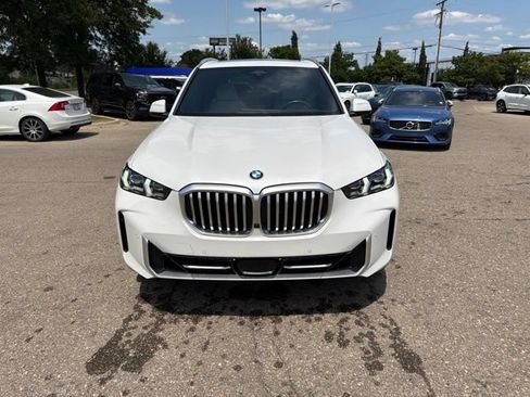 Used 2024 BMW X5 xDrive40i w/ Premium Package AWD/4WD image 2