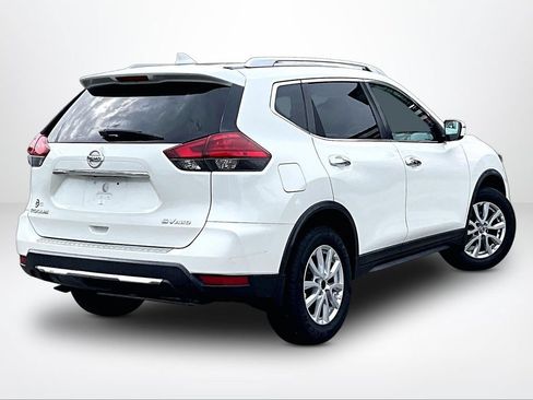 Used 2017 Nissan Rogue SV AWD/4WD image 3