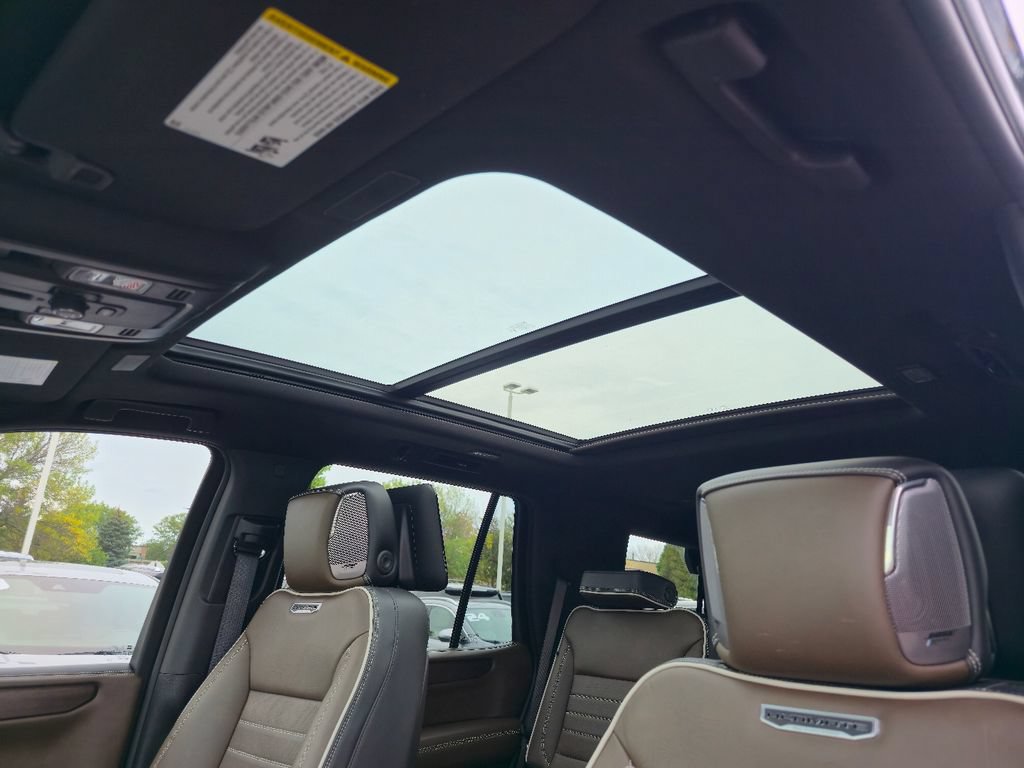 Certified 2025 GMC Yukon Denali Ultimate AWD/4WD image 21