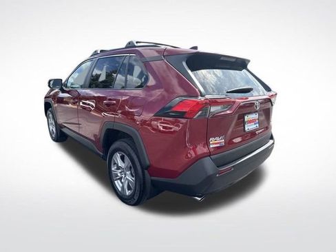 Used 2022 Toyota RAV4 XLE image 3