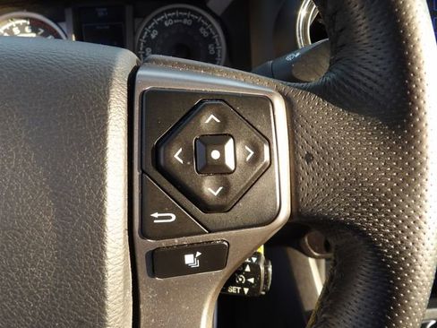 Used 2017 Toyota Tacoma TRD Sport image 24